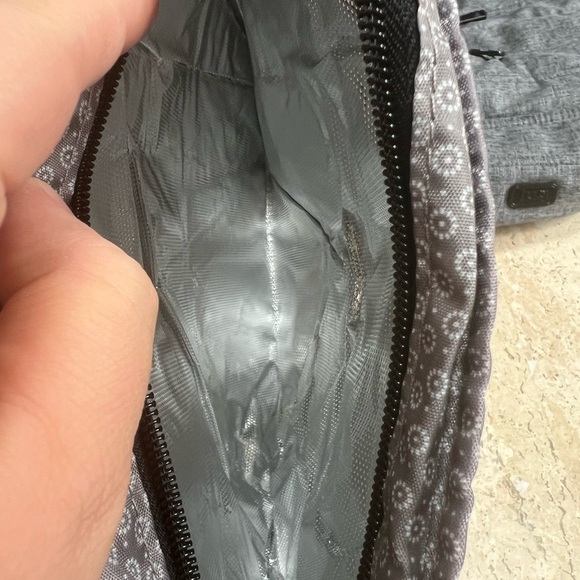 Women's Gondola XL Shoulder Bag, Heather Gray - Picture 13 of 14